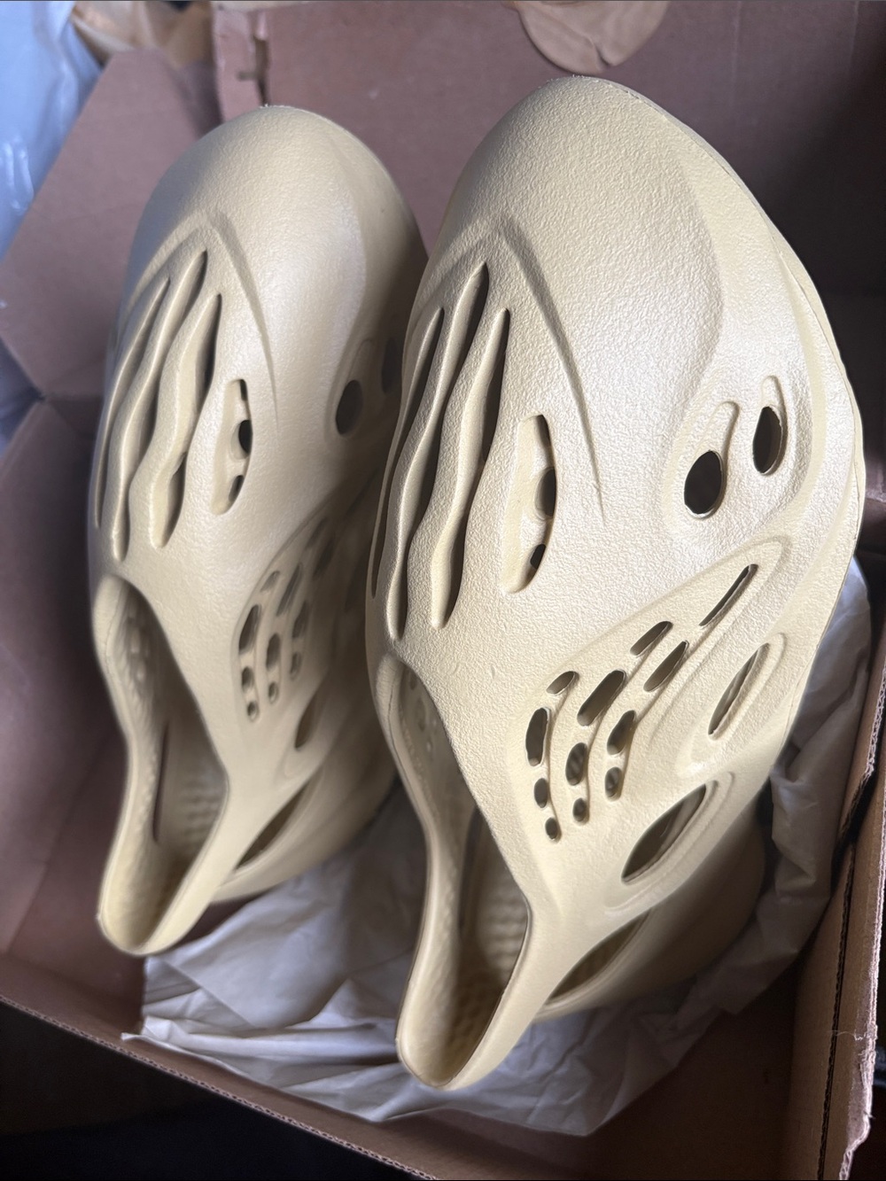 adidas YZY FOAM RNR - Picture 4 of 4
